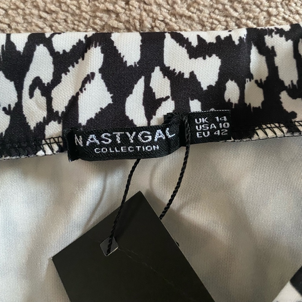 Nasty Gal skirt NWT size 10 - Picture 3 of 3
